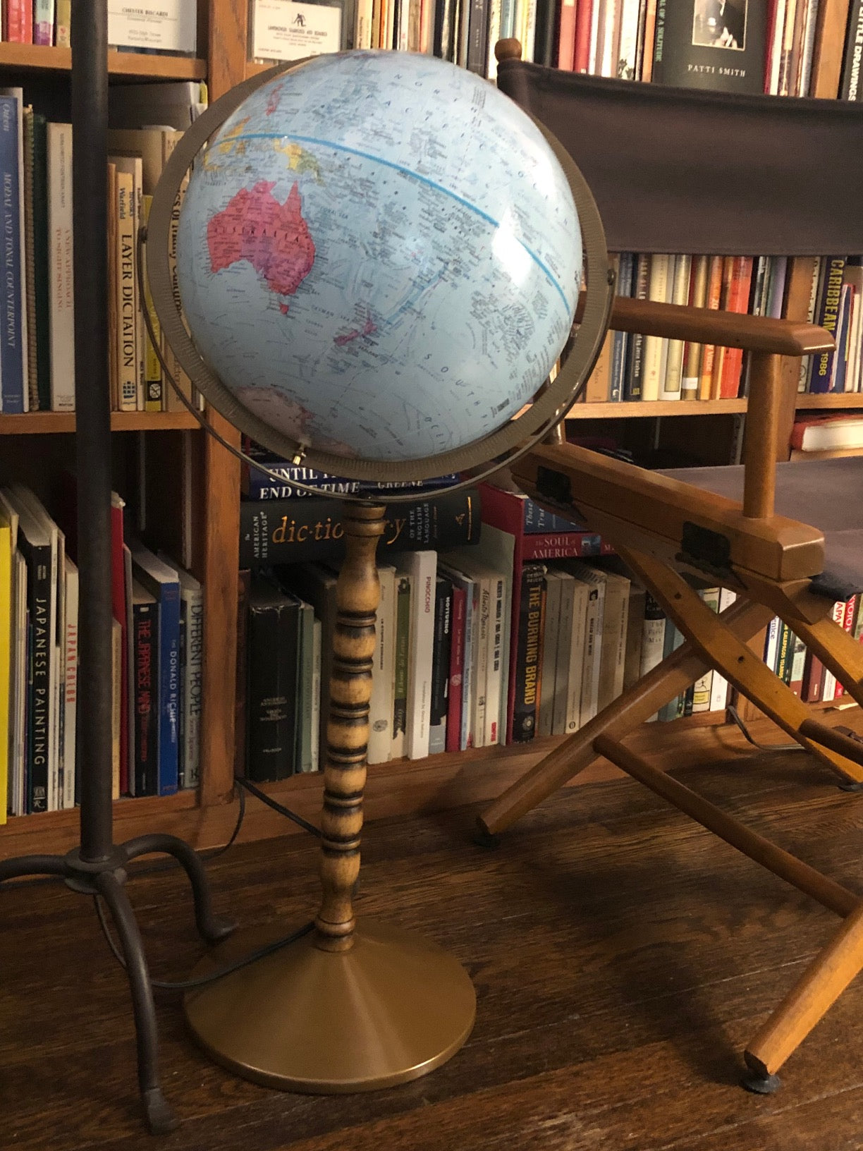12" Treasury Floor Globe - Blue Ocean Convertible Map with Raised Relief